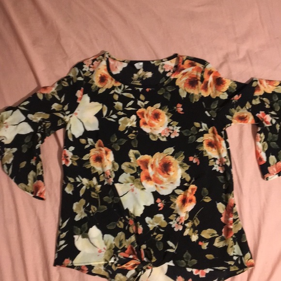 Shirts❤️ 5 each. - Picture 3 of 3